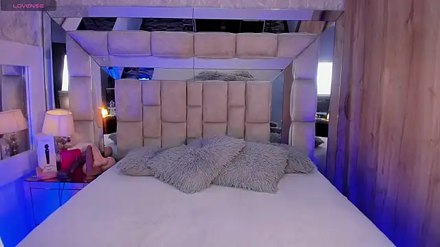 MaddyGray  online show from November 11, 2025, 7:08 pm