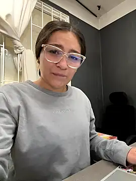 Snapshot of Alyha_Cortes chatting on January 17, 2026, 1:04 pm Alyha Cortes online show from January 17, 2026, 1:04 pm