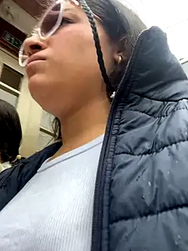 Alyha Cortes online show from November 6, 2025, 1:26 pm