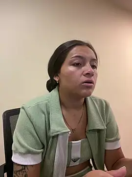 Alyha Cortes online show from March 17, 2026, 1:36 pm