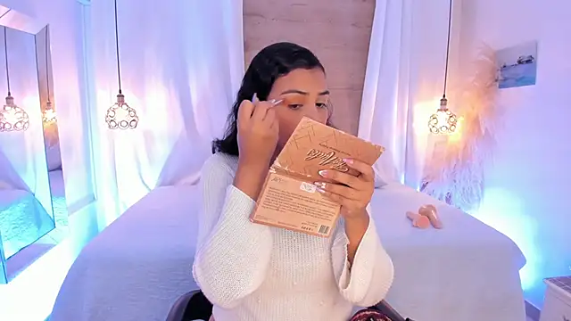 Snapshot of Artemisa08 chatting on February 6, 2026, 2:29 am Artemisa08 online show from February 6, 2026, 2:29 am