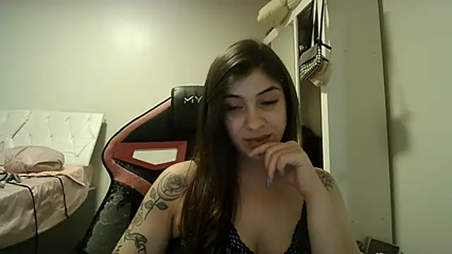 Becca B online show from November 30, 2025, 12:00 am