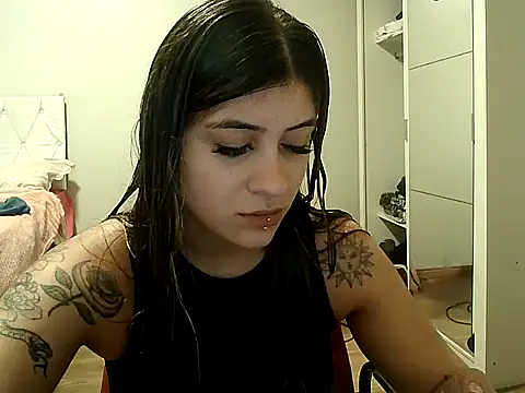 Becca B online show from March 4, 2026, 9:44 pm