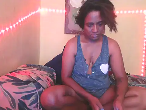 ZARIA-VIXEN online show from March 17, 2026, 5:32 am