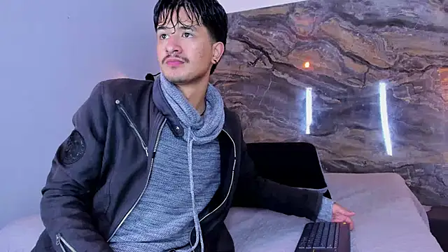 Snapshot of DimitriDeluxe chatting on September 15, 2025, 12:05 pm DimitriDeluxe online show from September 15, 2025, 12:05 pm