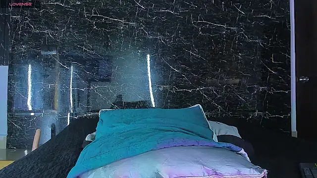 DimitriDeluxe online show from November 15, 2025, 1:15 pm