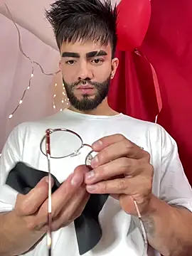 Snapshot of King_Draven3 chatting on February 5, 2026, 7:21 pm King Draven3 online show from February 5, 2026, 7:21 pm