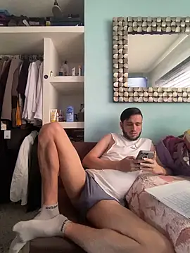 Snapshot of Alexitho25 chatting on January 15, 2026, 8:56 pm Alexitho25 online show from January 15, 2026, 8:56 pm