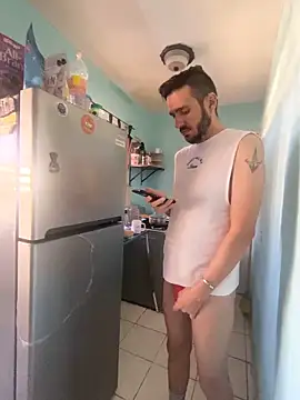 Snapshot of Alexitho25 chatting on February 2, 2026, 8:41 pm Alexitho25 online show from February 2, 2026, 8:41 pm