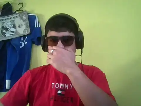 juanfritaa21 online show from September 22, 2025, 9:32 pm