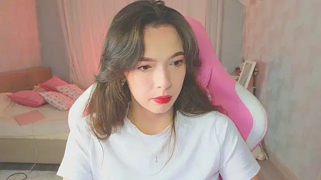 Snapshot of yuna_sunshy chatting on October 16, 2025, 11:46 pm yuna sunshy online show from October 16, 2025, 11:46 pm