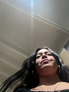 Emily Rivers  online show from September 9, 2025, 1:42 pm