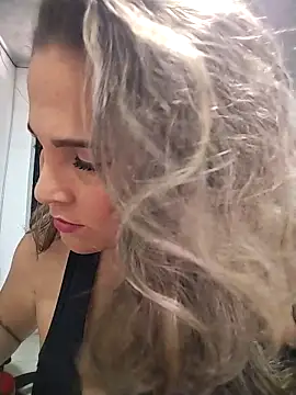 dayana2021 online show from October 25, 2025, 8:20 pm