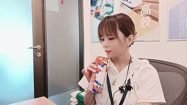 KKMM168 online show from September 28, 2025, 3:46 am