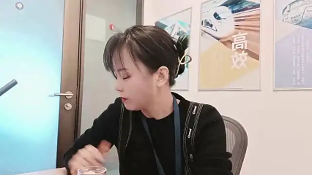 KKMM168 online show from October 22, 2025, 1:38 am