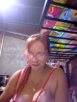 Snapshot of SexyHottMom chatting on February 2, 2026, 2:21 am SexyHottMom online show from February 2, 2026, 2:21 am