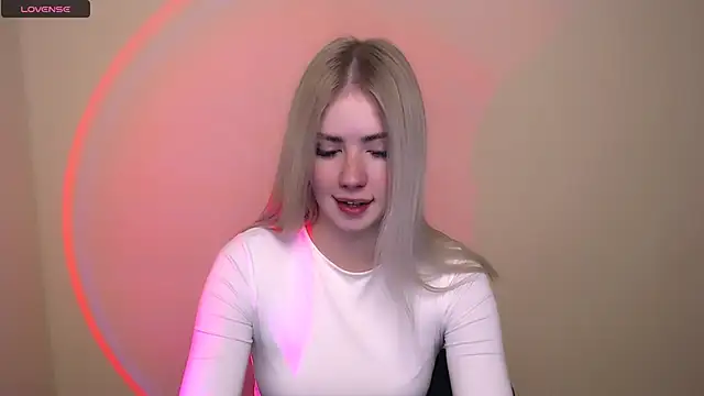 AliceHotty  online show from October 17, 2025, 12:18 pm