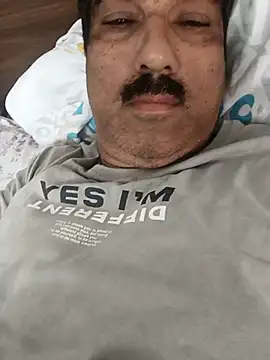 moonflower25 online show from April 26, 2026, 12:35 pm