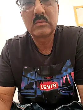 moonflower25 online show from September 24, 2025, 3:46 am