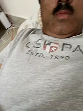 moonflower25 online show from September 19, 2025, 12:14 am