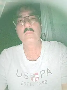 moonflower25 online show from October 2, 2025, 7:39 pm