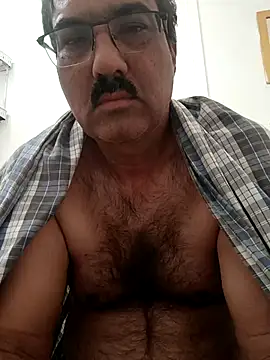 moonflower25 online show from November 10, 2025, 4:50 am