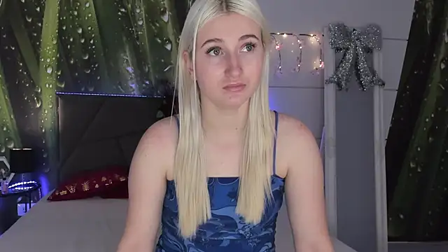 HollyTailors online show from December 20, 2025, 6:16 am