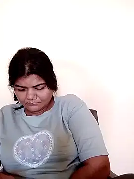 Meenu tiwari online show from October 9, 2025, 9:43 am