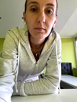 Emilia Mausi online show from December 1, 2025, 10:05 am