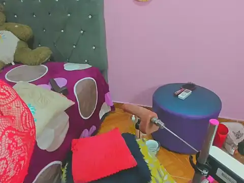 Yeny hot  online show from February 22, 2026, 4:04 am