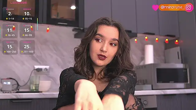 Mirarune online show from October 31, 2025, 11:40 am