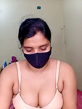 Rose-luckey online show from March 10, 2026, 1:26 pm