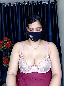 Rose-luckey online show from March 19, 2026, 2:50 pm