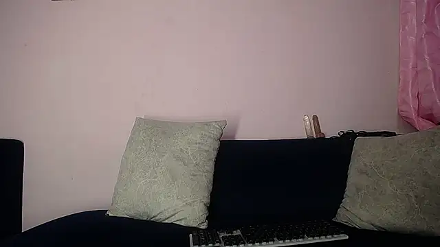 Snapshot of Mia_littleee chatting on September 30, 2025, 3:34 am Mia littleee online show from September 30, 2025, 3:34 am