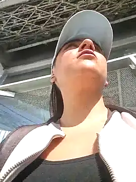 CAROLINE  07 online show from March 15, 2026, 1:18 pm