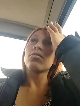 Snapshot of Zoe73_ chatting on October 24, 2025, 6:40 pm Zoe73 online show from October 24, 2025, 6:40 pm