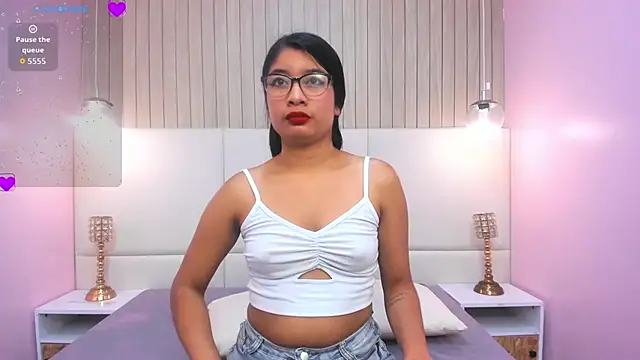 Snapshot of MelanyWayne_ chatting on May 21, 2026, 5:32 pm MelanyWayne online show from May 21, 2026, 5:32 pm