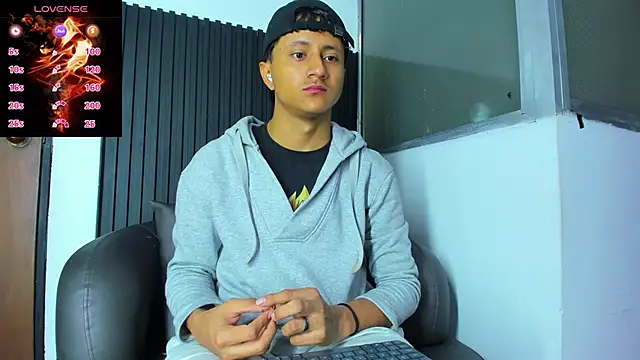 Snapshot of _Leohot_ chatting on February 21, 2026, 2:57 am Leohot online show from February 21, 2026, 2:57 am