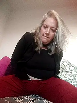 Feelineducentre online show from February 6, 2026, 5:09 pm