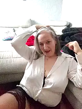 Feelineducentre online show from November 8, 2025, 10:19 am