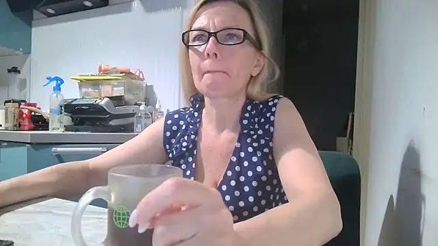 Sweetmurrr online show from June 18, 2026, 12:31 am