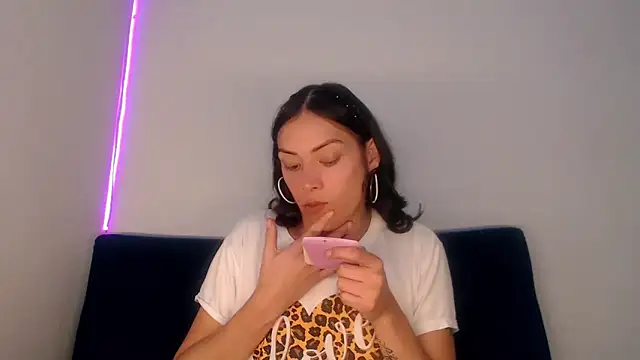 Megan Gil  online show from February 14, 2026, 9:37 pm