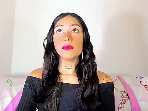 Megan Gil  online show from October 15, 2025, 12:57 pm