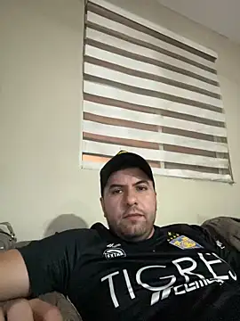 Snapshot of raulgzz4 chatting on March 23, 2026, 3:28 am raulgzz4 online show from March 23, 2026, 3:28 am