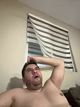 Snapshot of raulgzz4 chatting on July 3, 2026, 6:09 am raulgzz4 online show from July 3, 2026, 6:09 am