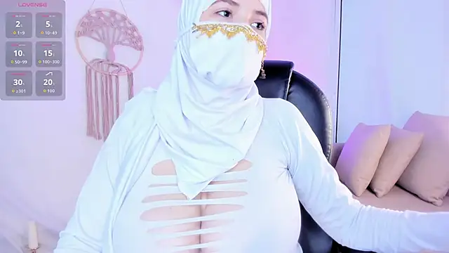 Snapshot of salma_isawwii chatting on October 24, 2025, 1:43 pm salma isawwii online show from October 24, 2025, 1:43 pm