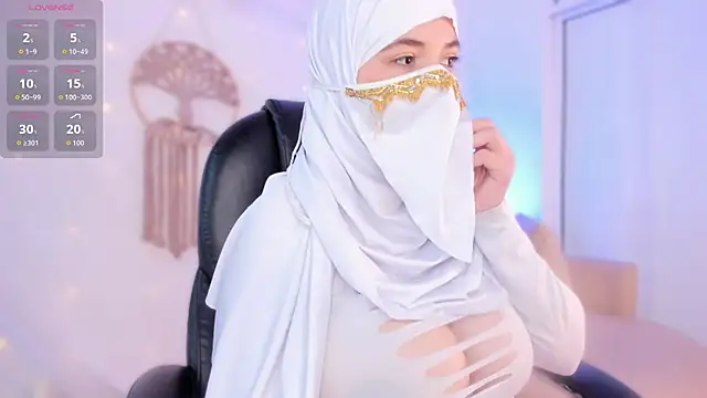 Snapshot of salma_isawwii chatting on November 19, 2025, 2:50 pm salma isawwii online show from November 19, 2025, 2:50 pm