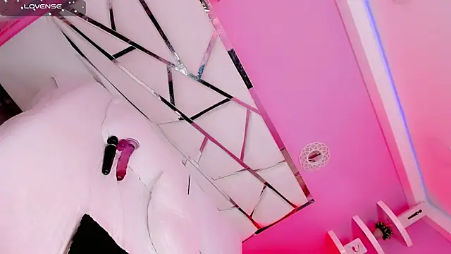 Snapshot of Ariia-janee chatting on January 18, 2026, 6:17 am Ariia-janee online show from January 18, 2026, 6:17 am