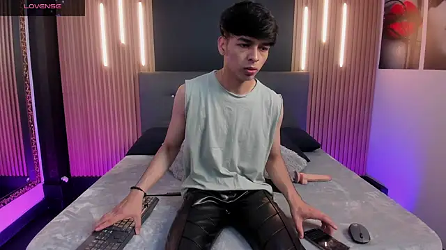 OnlyJos online show from November 30, 2025, 1:34 pm