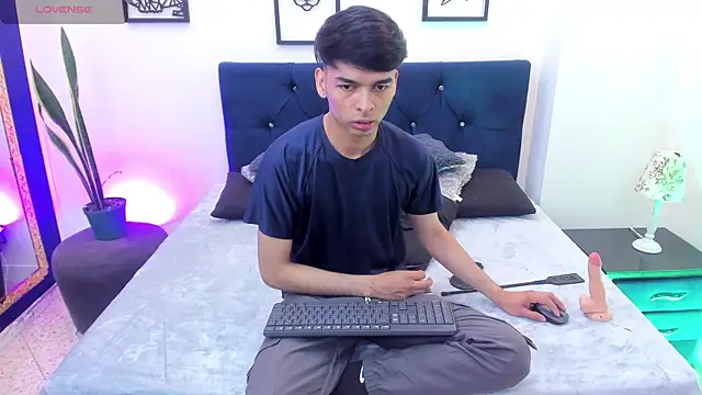 OnlyJos online show from October 16, 2025, 8:06 pm